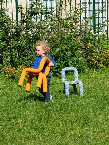 Chaise pour enfant en coton imprimé koï Mini Bold - Moustache